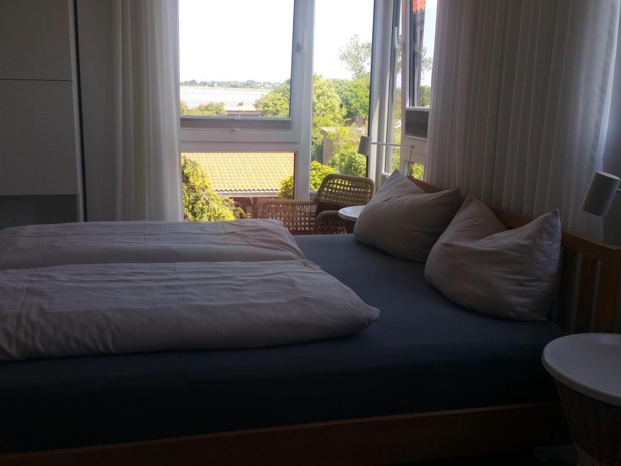 Haus Achtern Diek In Erster Reihe Am Meer Fehmarn Exterior photo